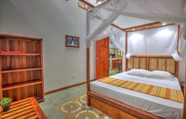 Playa Chiquita Lifestyle & Business – 4 Apartments Fully Equipped